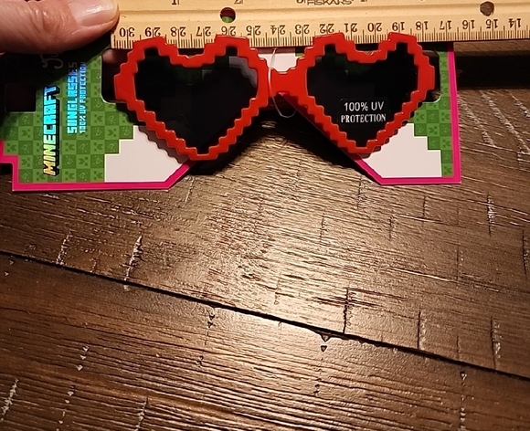 Minecraft Justice Heart-Shaped Sunglasses Kids 100% UV Protection - Picture 5 of 5